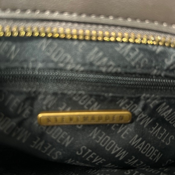 Steve Madden Satchel Bucket Bag Purse Brown Embossed Logo Chain Accent‎ - Picture 6 of 16